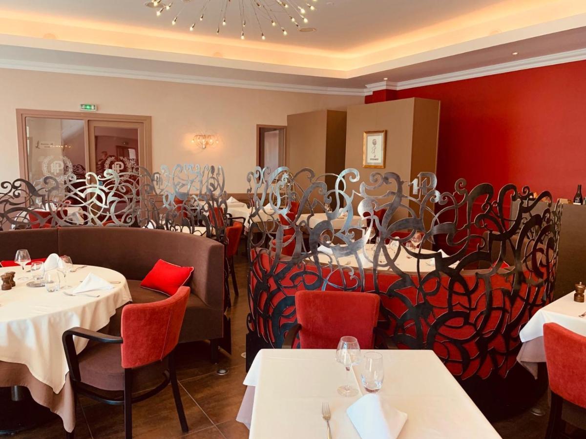 Logis Hotel Restaurant De La Paix Lodeve Exterior photo